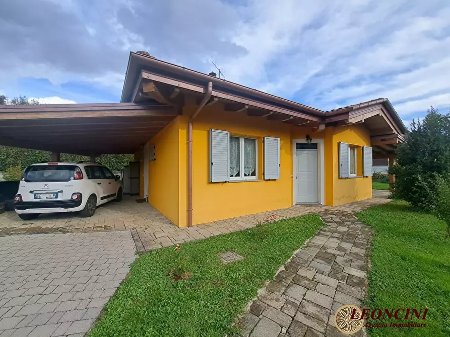 Immagine 1 di Villa in vendita  52 a Villafranca In Lunigiana