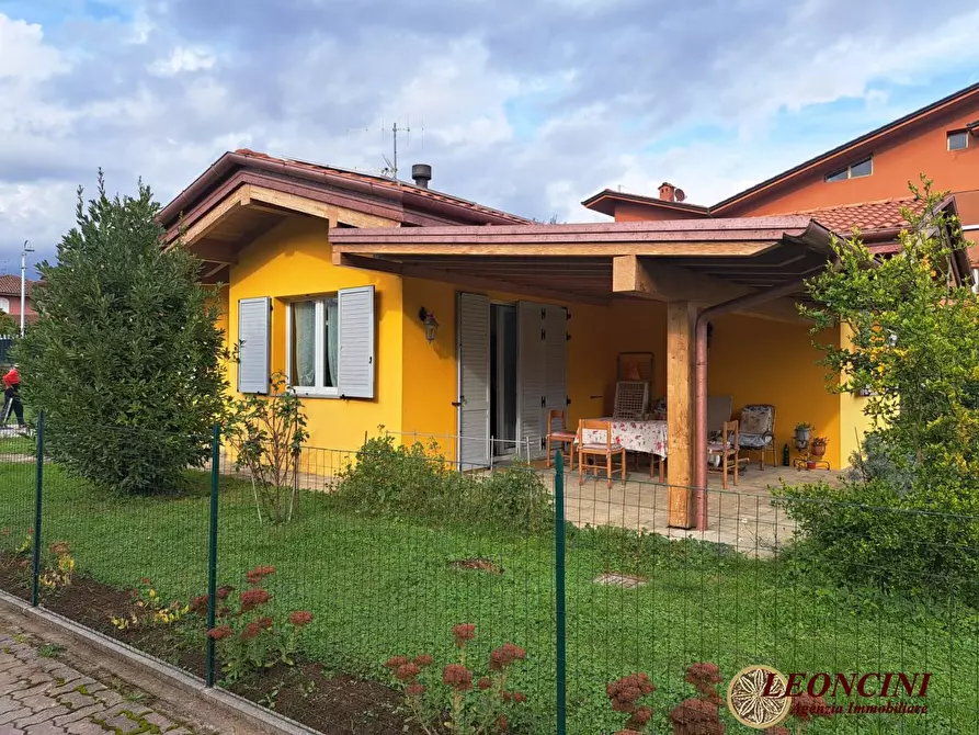 Immagine 2 di Villa in vendita  52 a Villafranca In Lunigiana