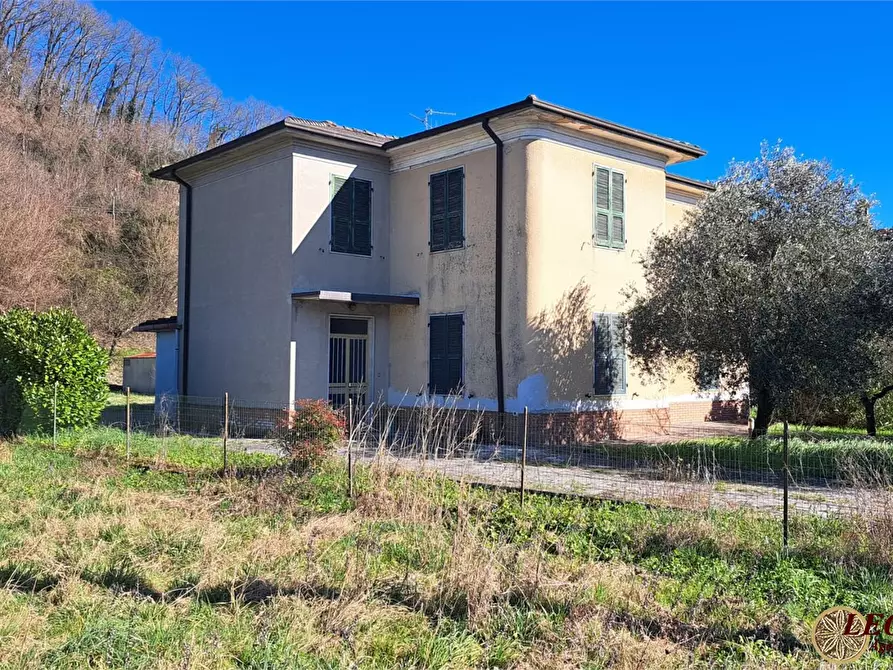 Immagine 1 di Villa in vendita  22 a Filattiera