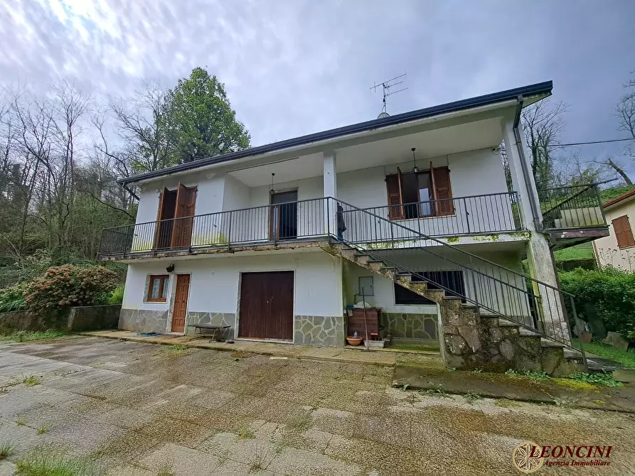 Immagine 1 di Villa in vendita  18 a Villafranca In Lunigiana