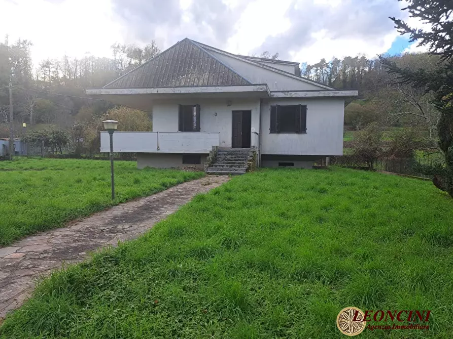 Immagine 1 di Villa in vendita  1 a Pontremoli
