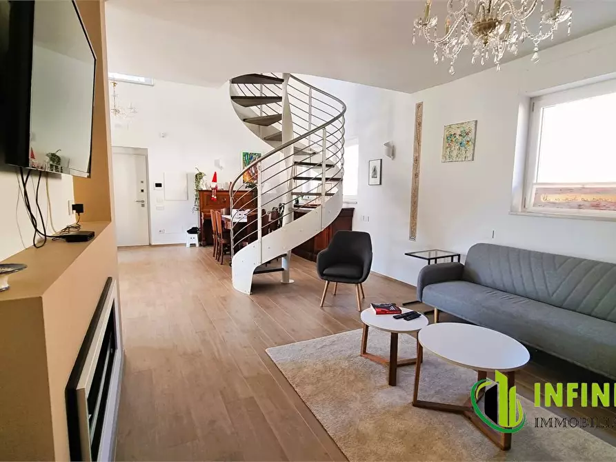 Immagine 10 di Villa in vendita  4 a Matera