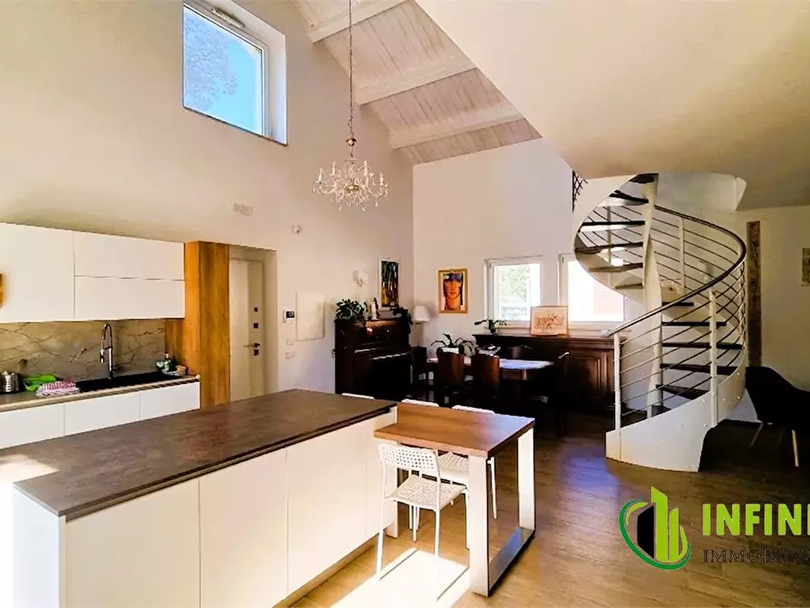 Immagine 5 di Villa in vendita  4 a Matera