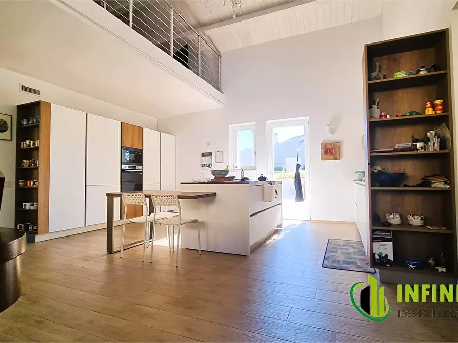 Immagine 7 di Villa in vendita  4 a Matera