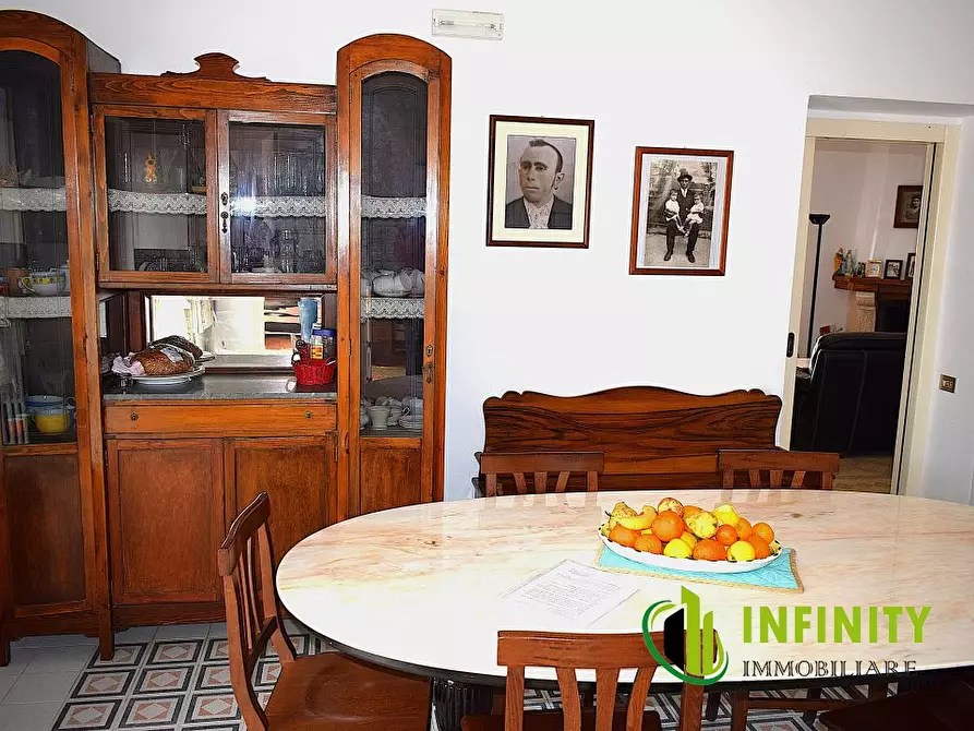 Immagine 8 di Villa in vendita  1 a Matera