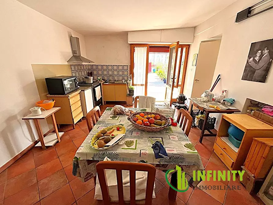Immagine 5 di Villa in vendita  1 a Matera