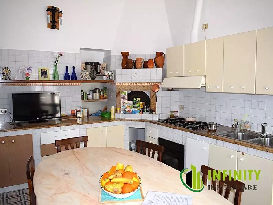 Immagine 9 di Villa in vendita  1 a Matera