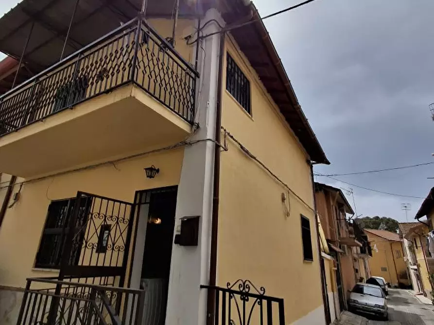 Immagine 1 di Villa in vendita  5 a Messina