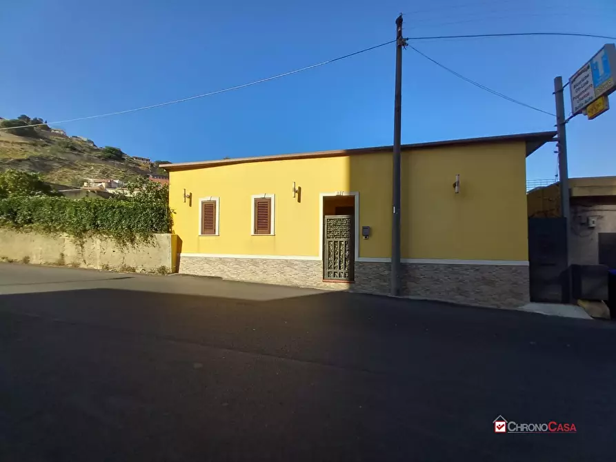 Immagine 1 di Villa in vendita  16 a Messina