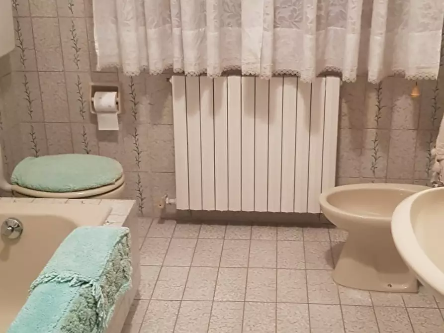 Immagine 2 di Villa in vendita  a Carpi