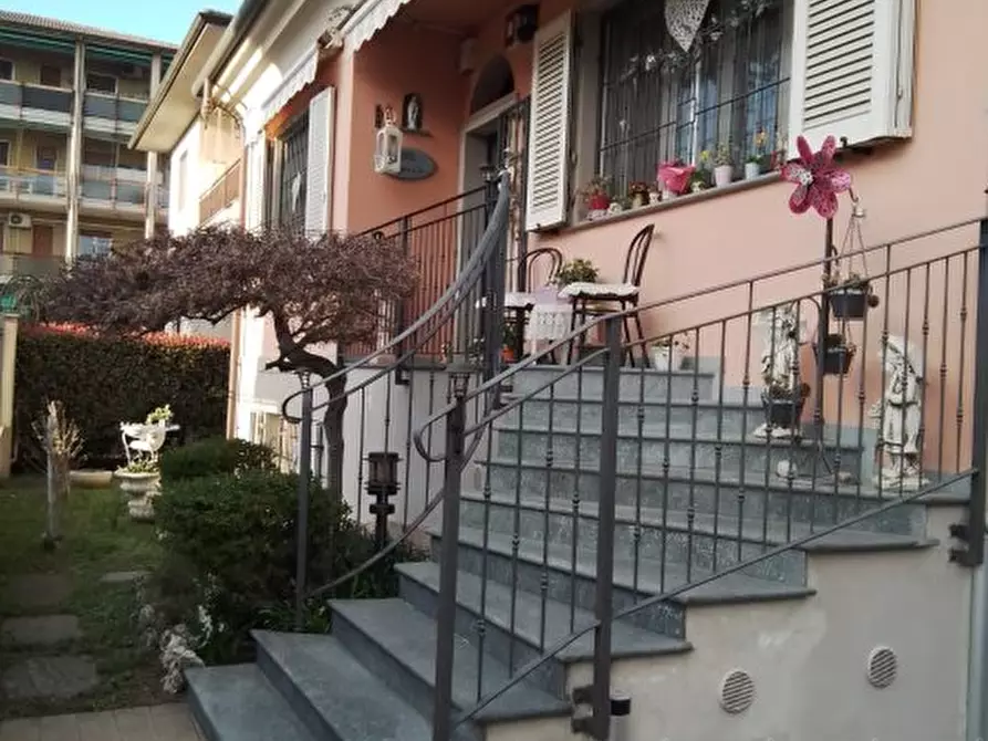 Immagine 2 di Villa in vendita  4 a Pavia