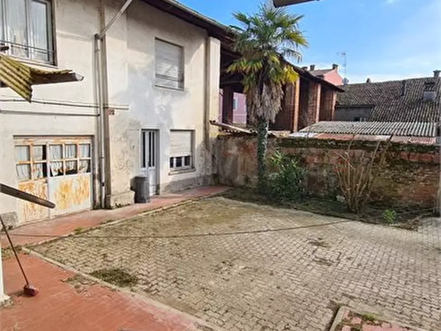 Immagine 5 di Villa in vendita  7 a Gambarana