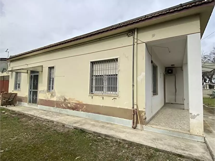 Immagine 9 di Villa in vendita  a Cepagatti