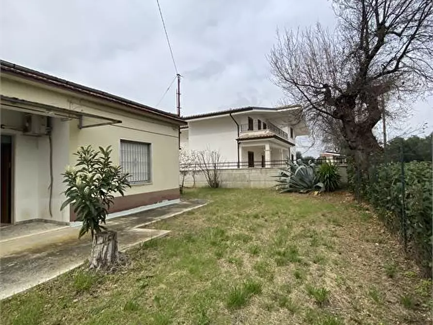 Immagine 5 di Villa in vendita  a Cepagatti