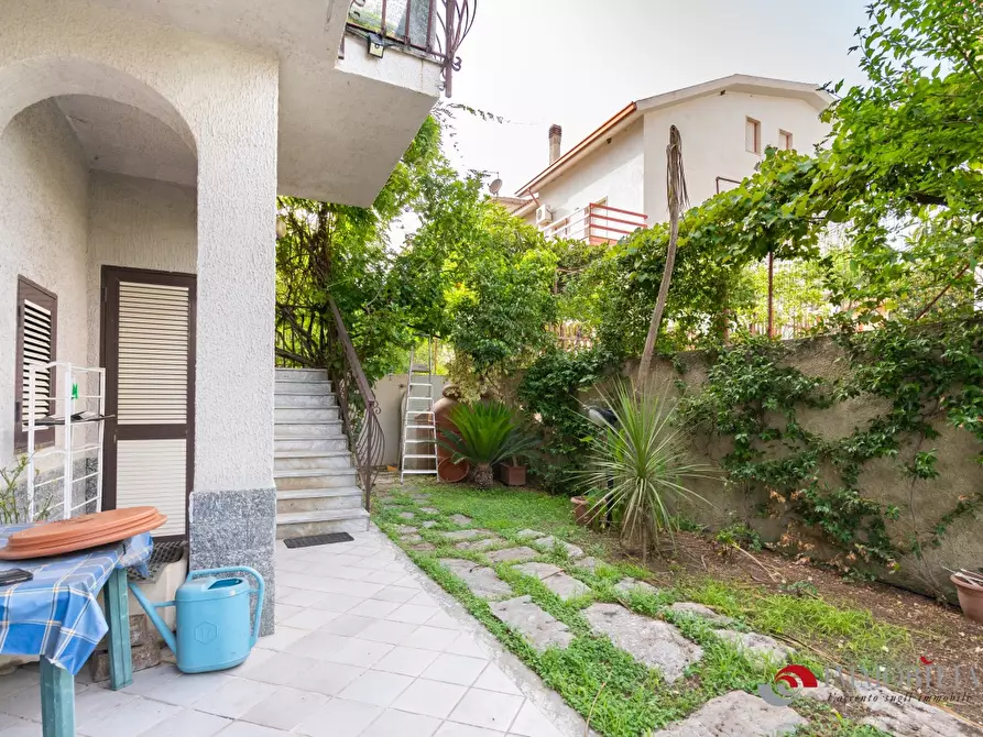 Immagine 5 di Villa in vendita  a Melito Di Porto Salvo