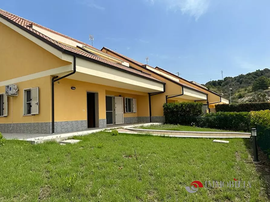 Immagine 1 di Villa in vendita  a San Lorenzo