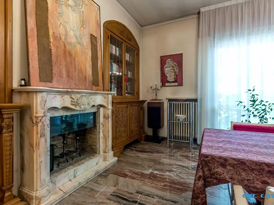 Immagine 1 di Villa in vendita  a Cattolica