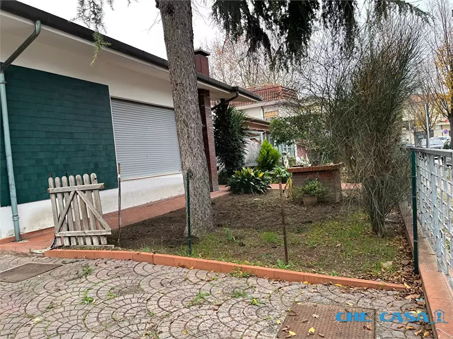 Immagine 4 di Villa in vendita  4 a Riccione