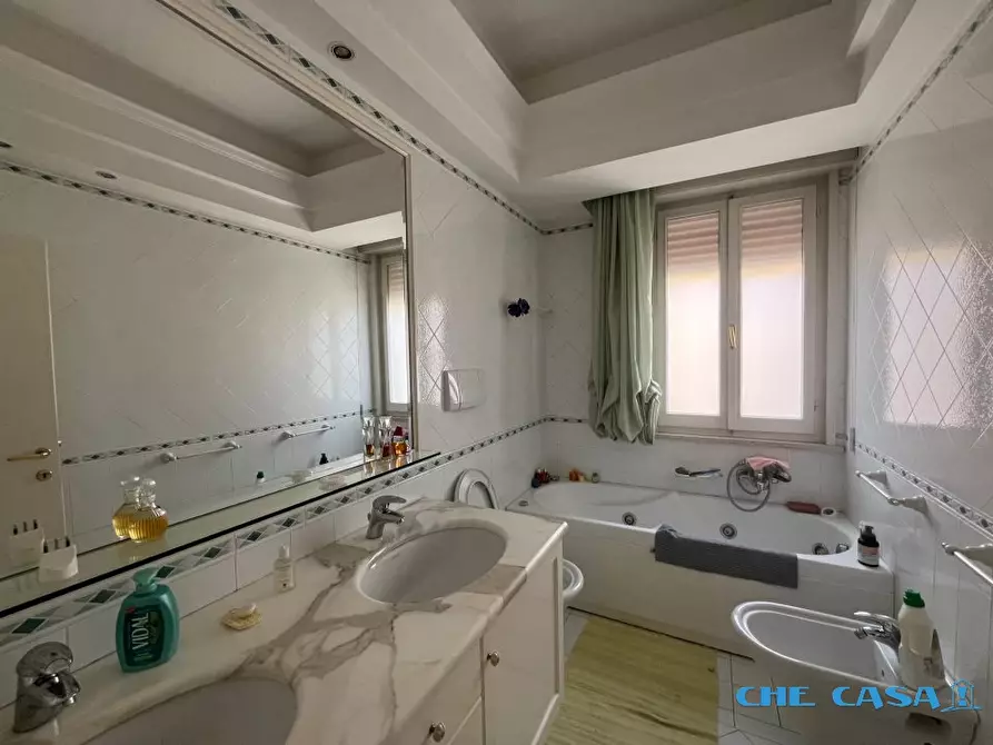 Immagine 7 di Villa in vendita  a Riccione