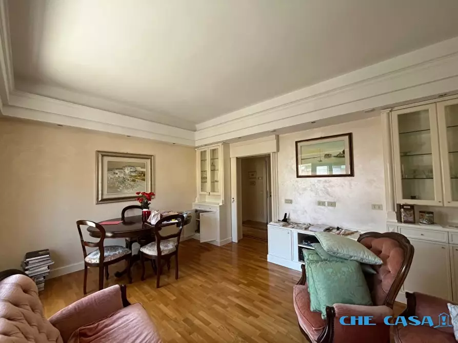 Immagine 3 di Villa in vendita  a Riccione