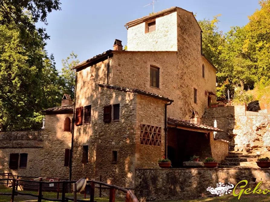 Immagine 1 di Villa in vendita  a San Gimignano