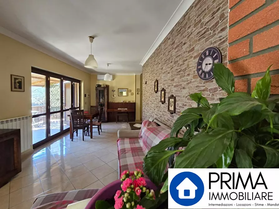 Immagine 4 di Villa in vendita  a Terni