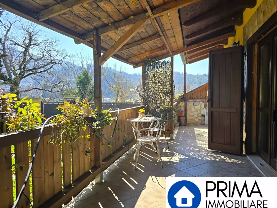 Immagine 3 di Villa in vendita  a Terni