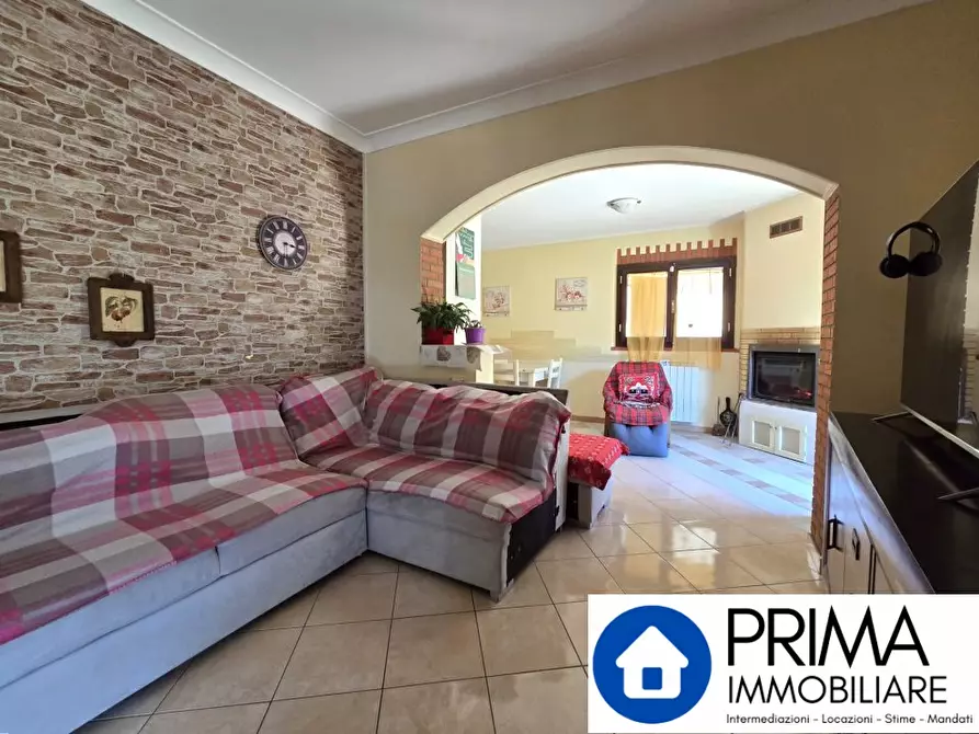 Immagine 6 di Villa in vendita  a Terni