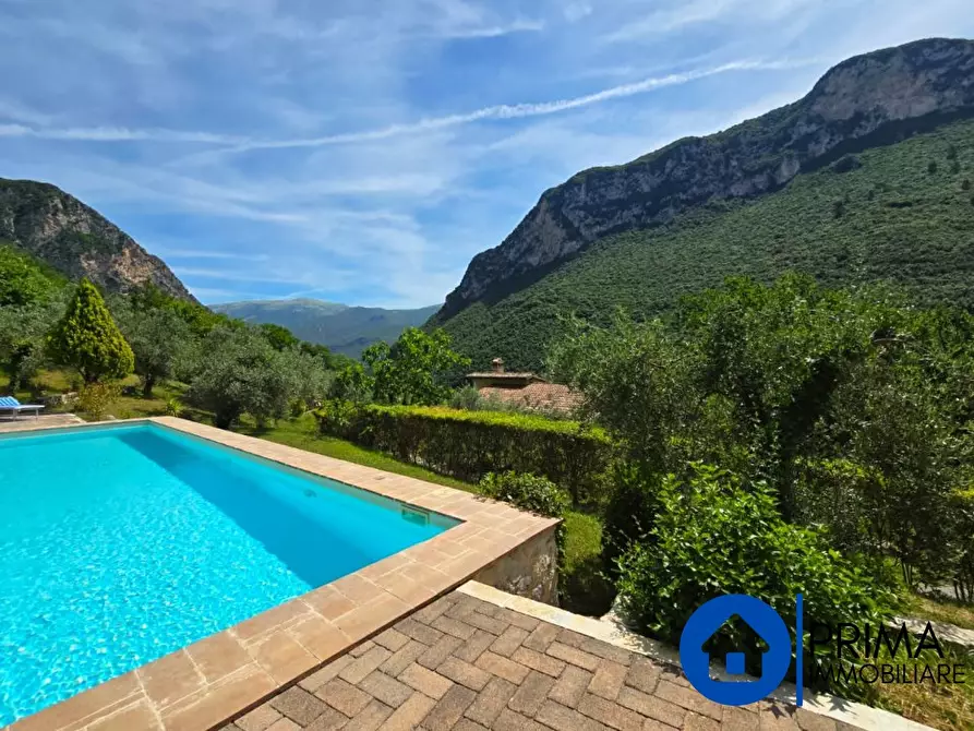 Immagine 2 di Villa in vendita  a Ferentillo