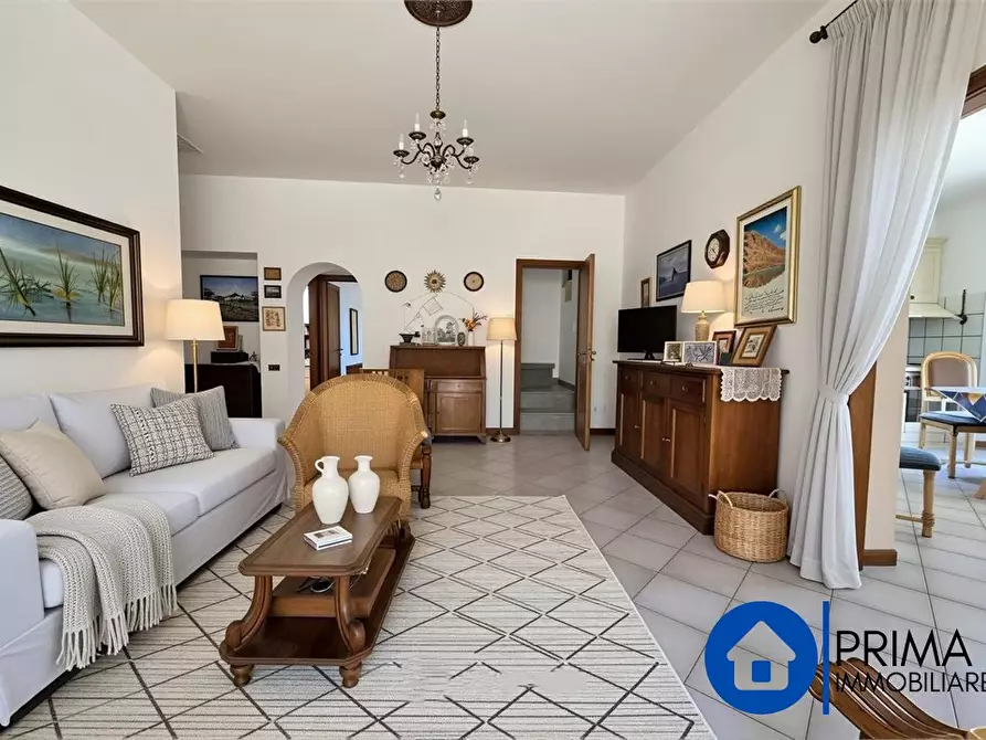 Immagine 2 di Villa in vendita  a Terni