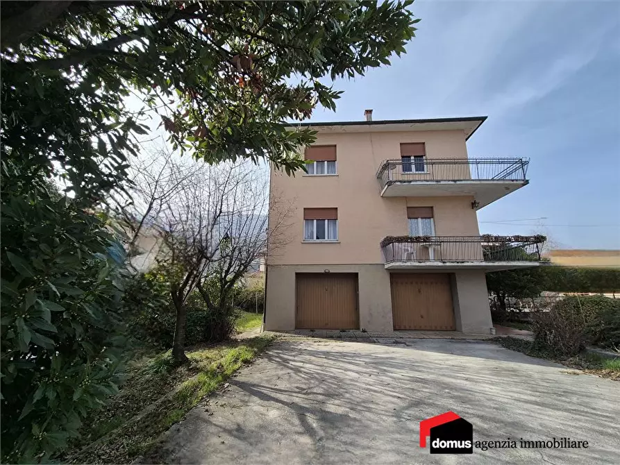 Immagine 1 di Villa in vendita  a Piovene Rocchette