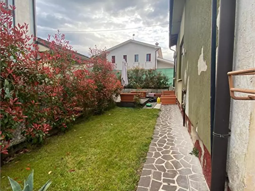 Immagine 10 di Villa in vendita  a Marano Vicentino