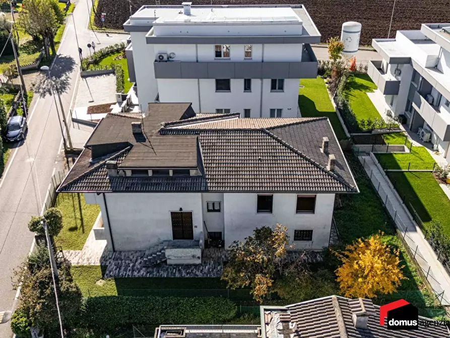 Immagine 3 di Villa in vendita  a Thiene