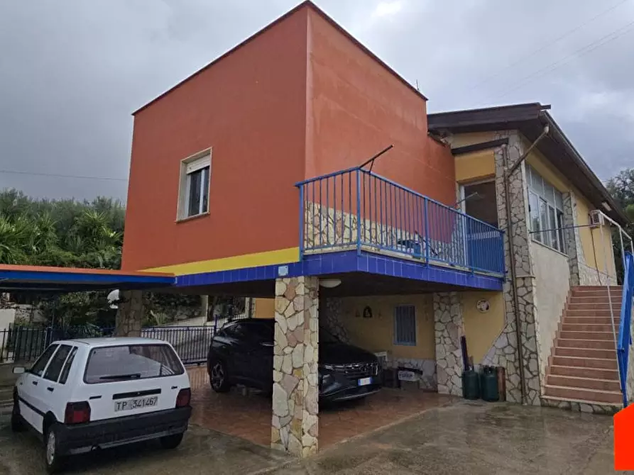 Immagine 1 di Villa in vendita  a Alcamo