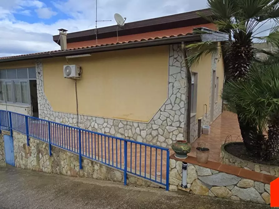Immagine 2 di Villa in vendita  a Alcamo