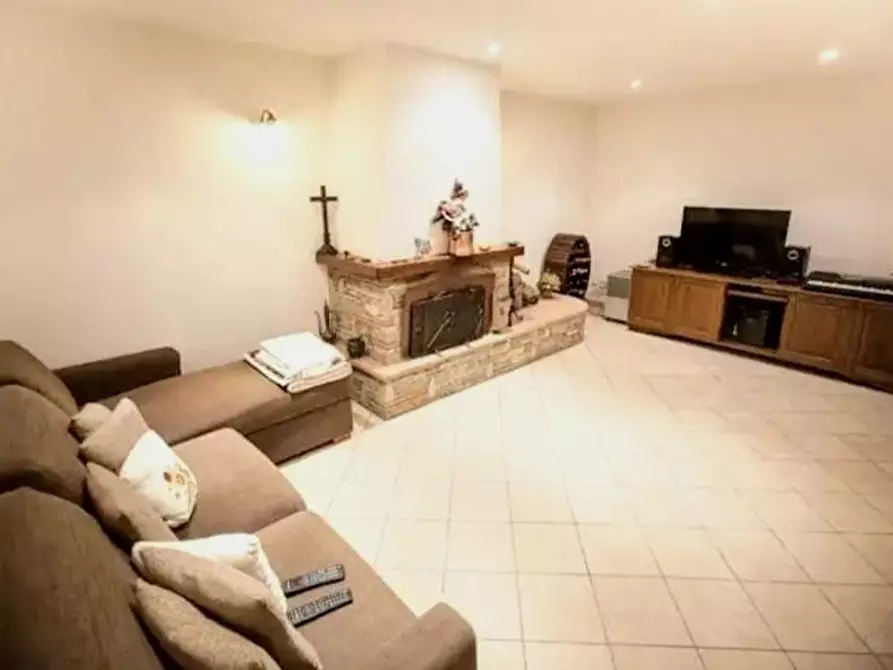 Immagine 7 di Villa in vendita  a Massarosa