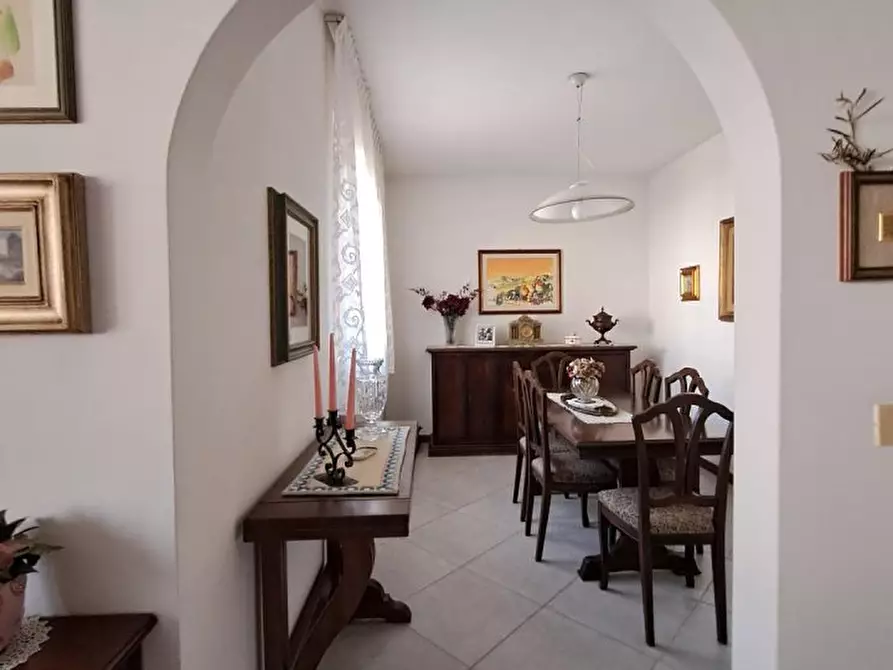 Immagine 4 di Villa in vendita  a Massarosa