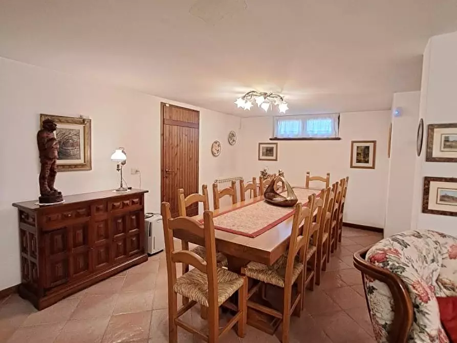 Immagine 10 di Villa in vendita  a Massarosa