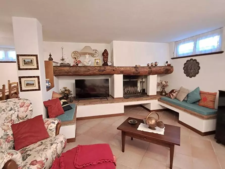 Immagine 9 di Villa in vendita  a Massarosa