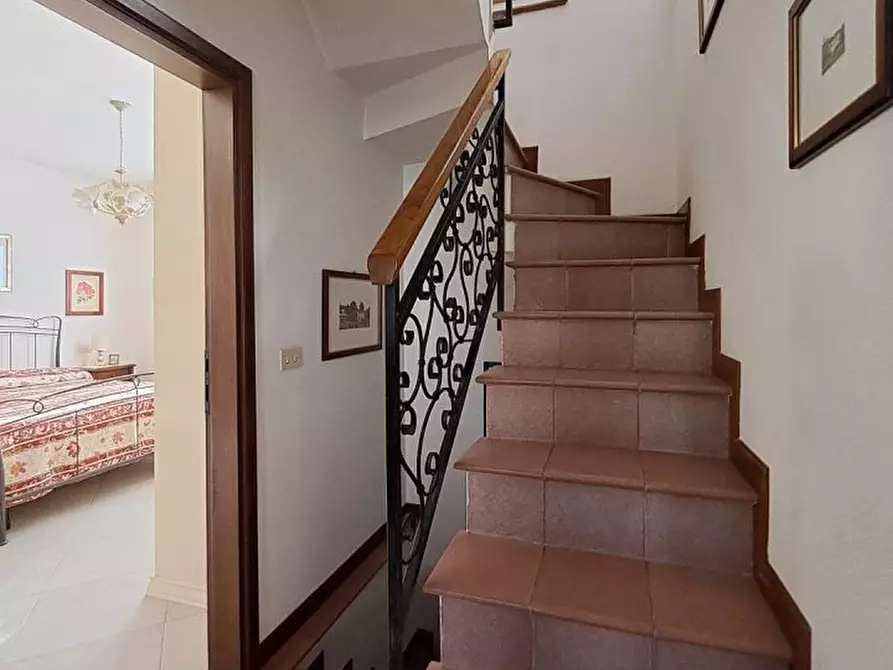 Immagine 8 di Villa in vendita  a Massarosa