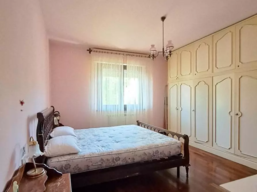 Immagine 8 di Villa in vendita  a Massarosa