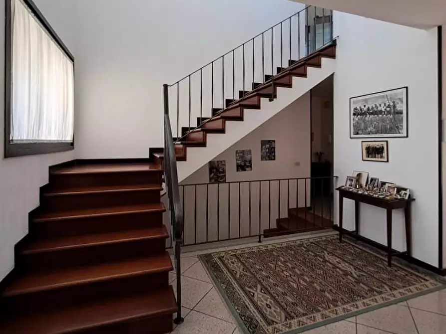 Immagine 6 di Villa in vendita  a Massarosa