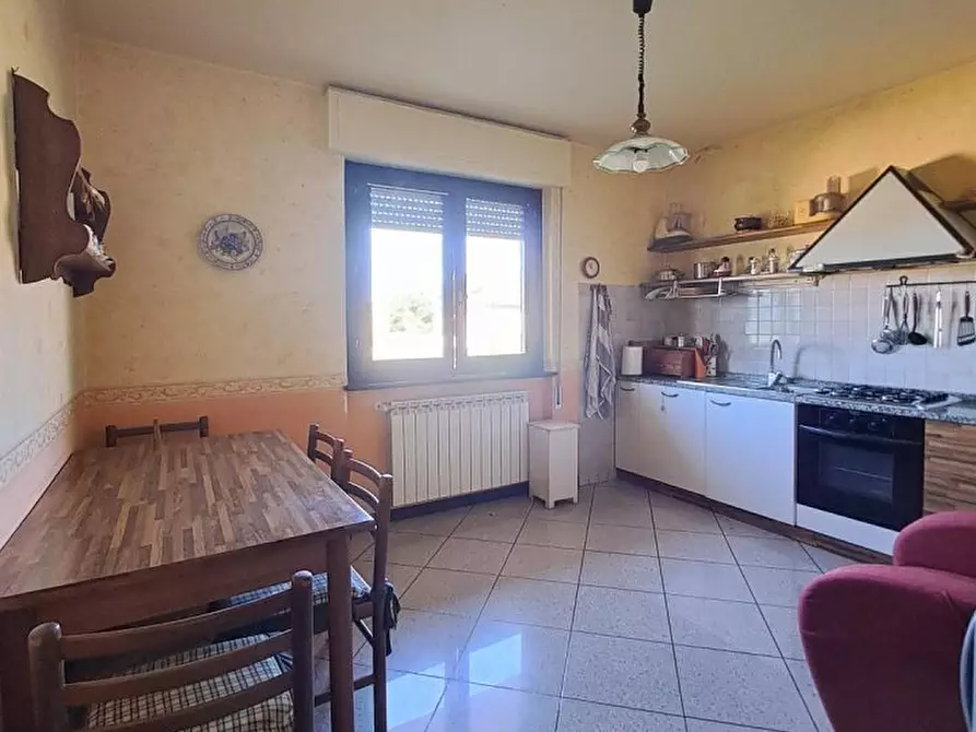 Immagine 5 di Villa in vendita  a Massarosa