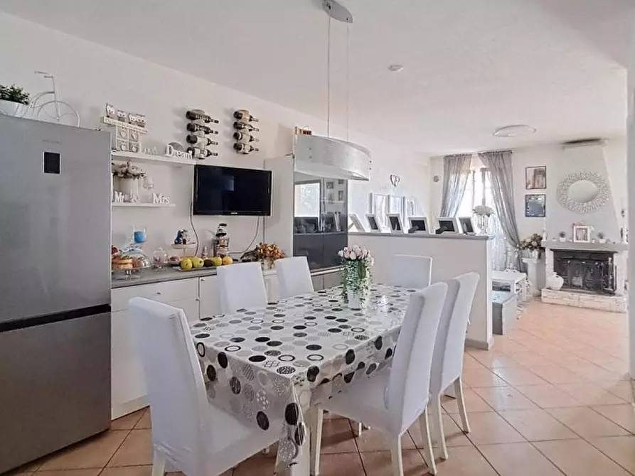 Immagine 5 di Villa in vendita  a Massarosa