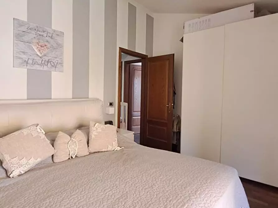 Immagine 10 di Villa in vendita  a Massarosa