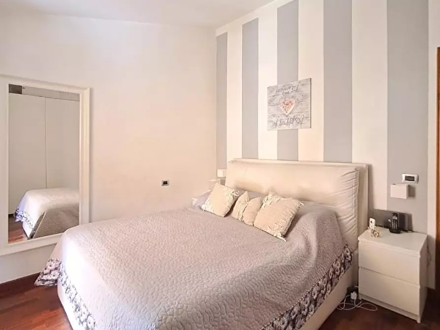 Immagine 8 di Villa in vendita  a Massarosa