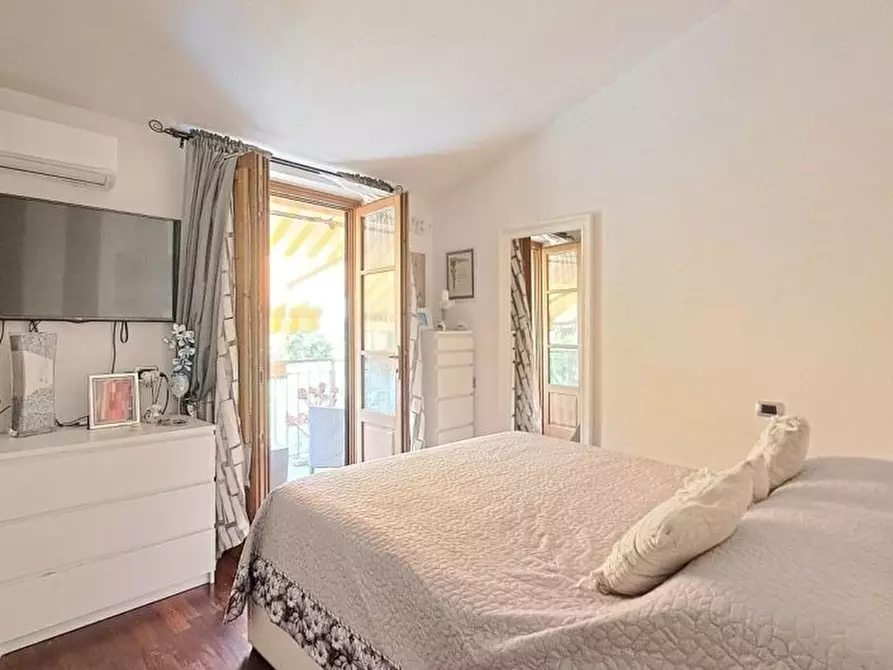 Immagine 9 di Villa in vendita  a Massarosa