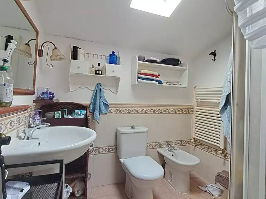 Immagine 9 di Villa in vendita  a Massarosa