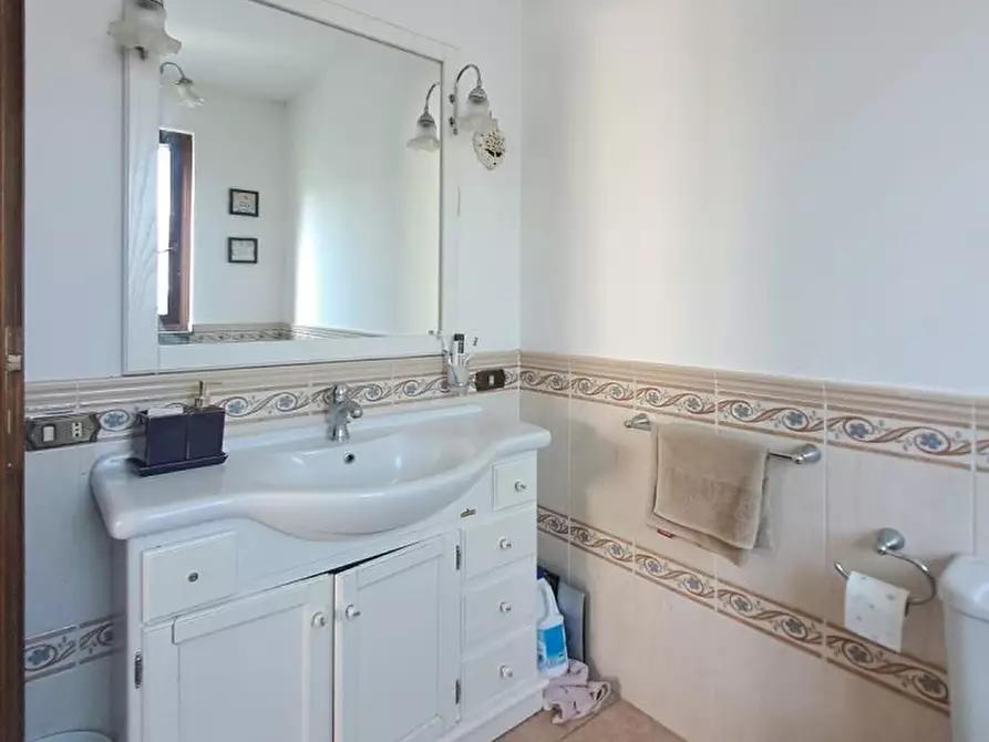 Immagine 5 di Villa in vendita  a Massarosa