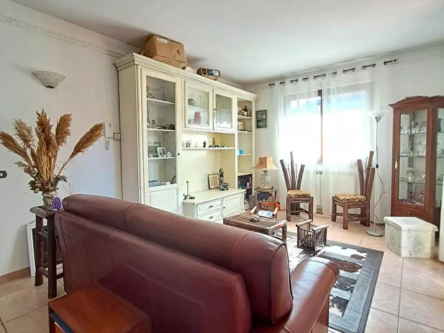 Immagine 2 di Villa in vendita  a Massarosa